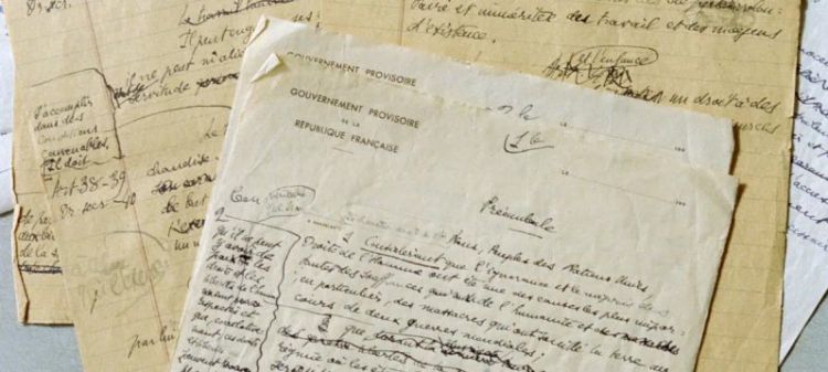 Foto ONU/Greg Kinch  Versão inicial da Declaração Universal dos Direitos Humanos