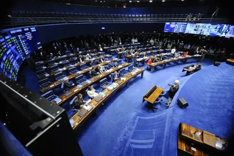 Se aprovadas na CCJ, as propostas ainda precisarão ser aprovadas em dois turnos no plenário do Senado | Crédito: Marcos Oliveira/Agência Senado