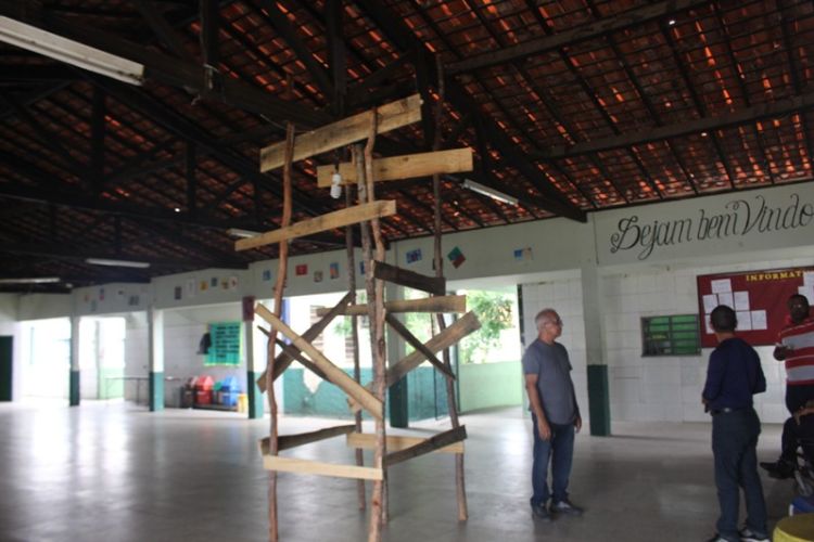 Pátio da escola Professor Odylo de Brito, no bairro Dirceu